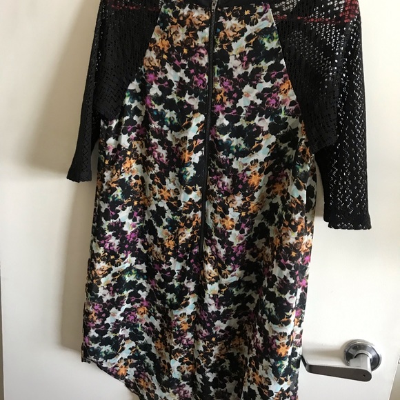 Ladies Dress - Picture 2 of 8